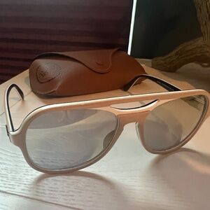 Ray-Ban RB4357 Powderhorn Avaitor Sunglasses